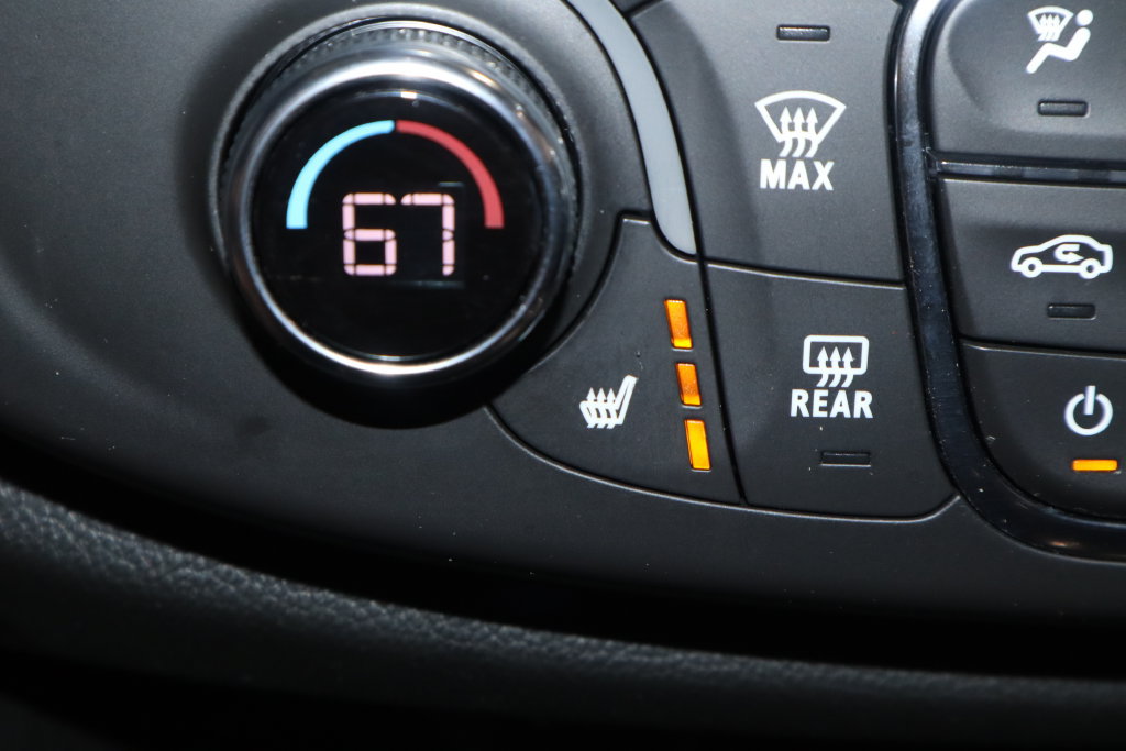 Used 2023 Chevrolet Traverse LT AWD/4WD image 29