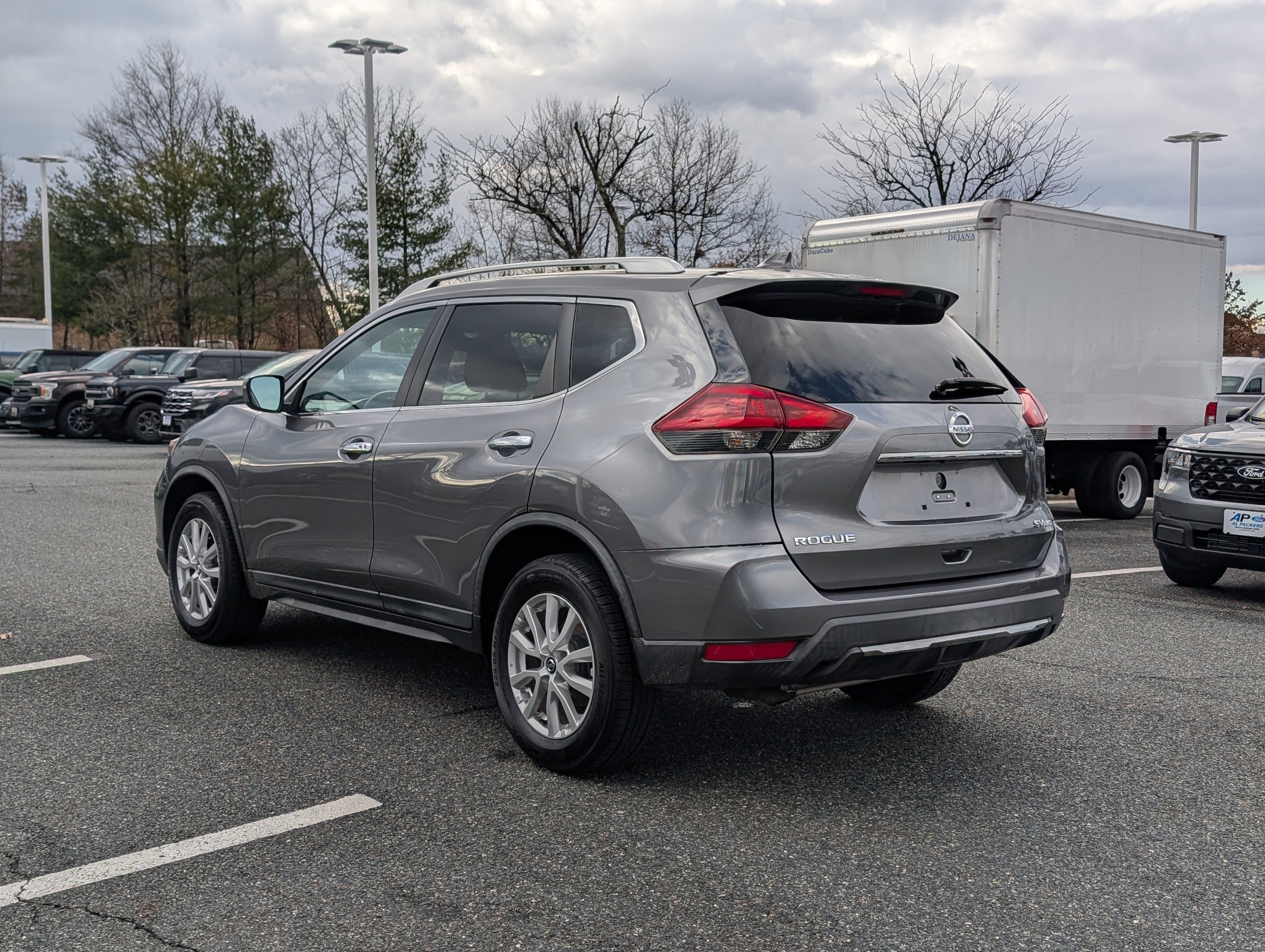 Used 2018 Nissan Rogue SV image 5