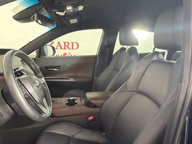 Used 2024 Toyota Venza XLE AWD/4WD image 11