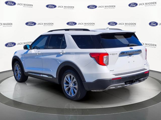 Certified 2022 Ford Explorer XLT w/ Equipment Group 202A AWD/4WD image 3