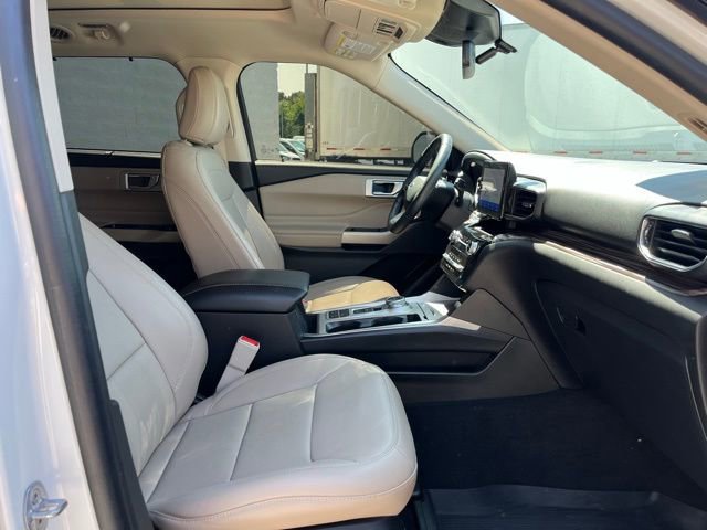 Certified 2022 Ford Explorer Limited w/ Equipment Group 301A RWD image 12