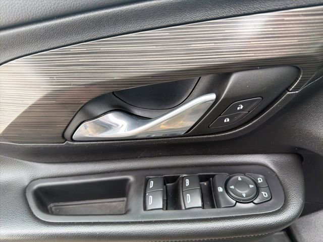 Used 2024 GMC Terrain SLE image 21