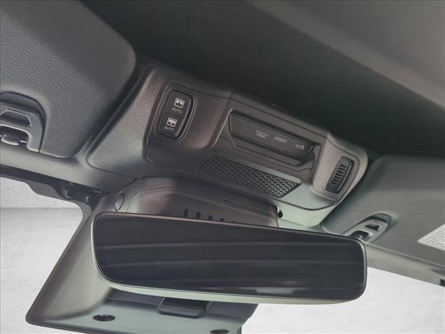 Used 2025 Jeep Wrangler Unlimited Rubicon image 16