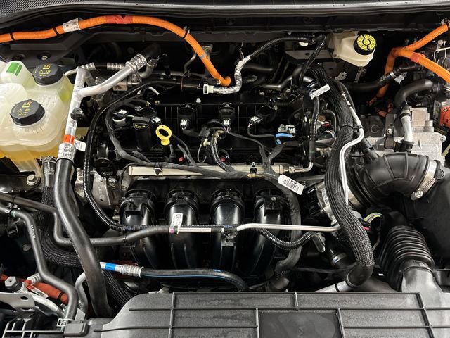 Certified 2025 Ford Escape SE w/ PHEV Premium Package image 27