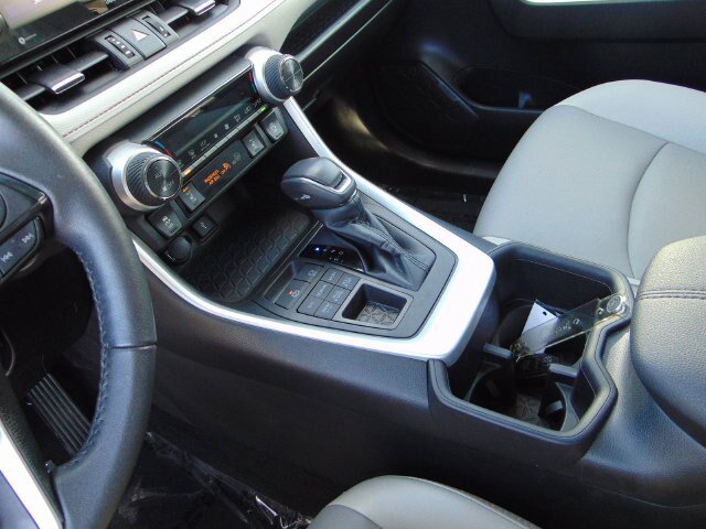Used 2022 Toyota RAV4 XLE Premium AWD/4WD image 14