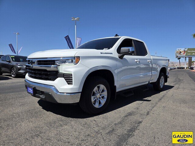 Used 2023 Chevrolet Silverado 1500 LT w/ Protection Package RWD image 3