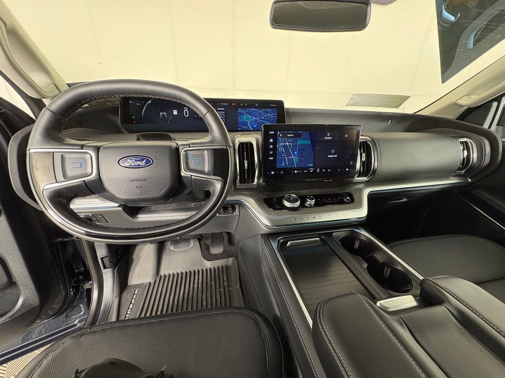 Certified 2025 Ford Expedition Platinum image 9