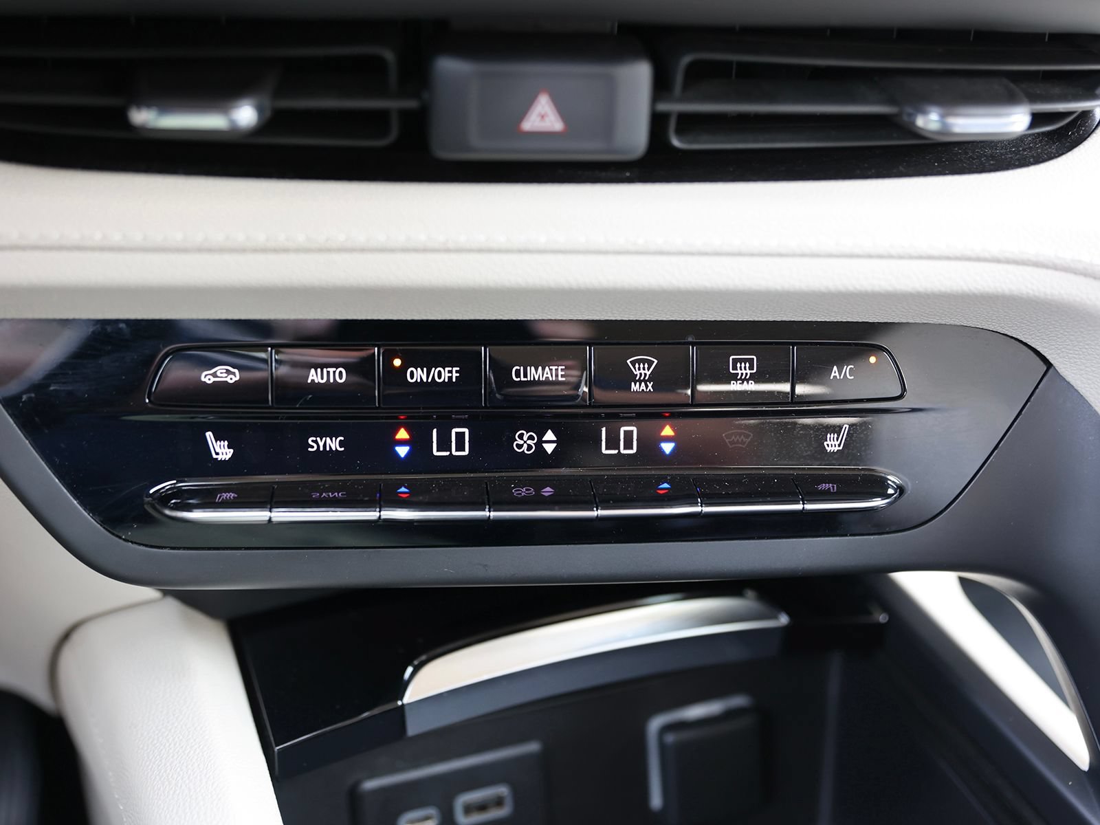 Used 2022 Buick Envision Preferred AWD/4WD image 26