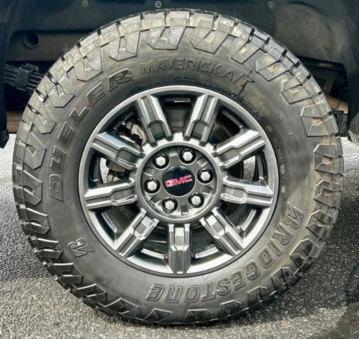 Used 2024 GMC Sierra 1500 AT4X AWD/4WD image 9