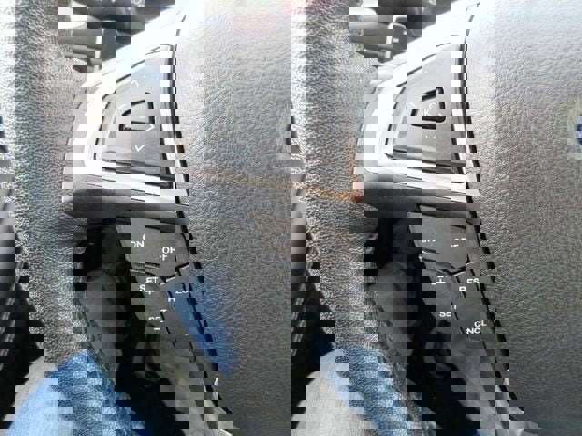 Certified 2022 Ford Edge Titanium w/ Class II Trailer Tow Package image 13