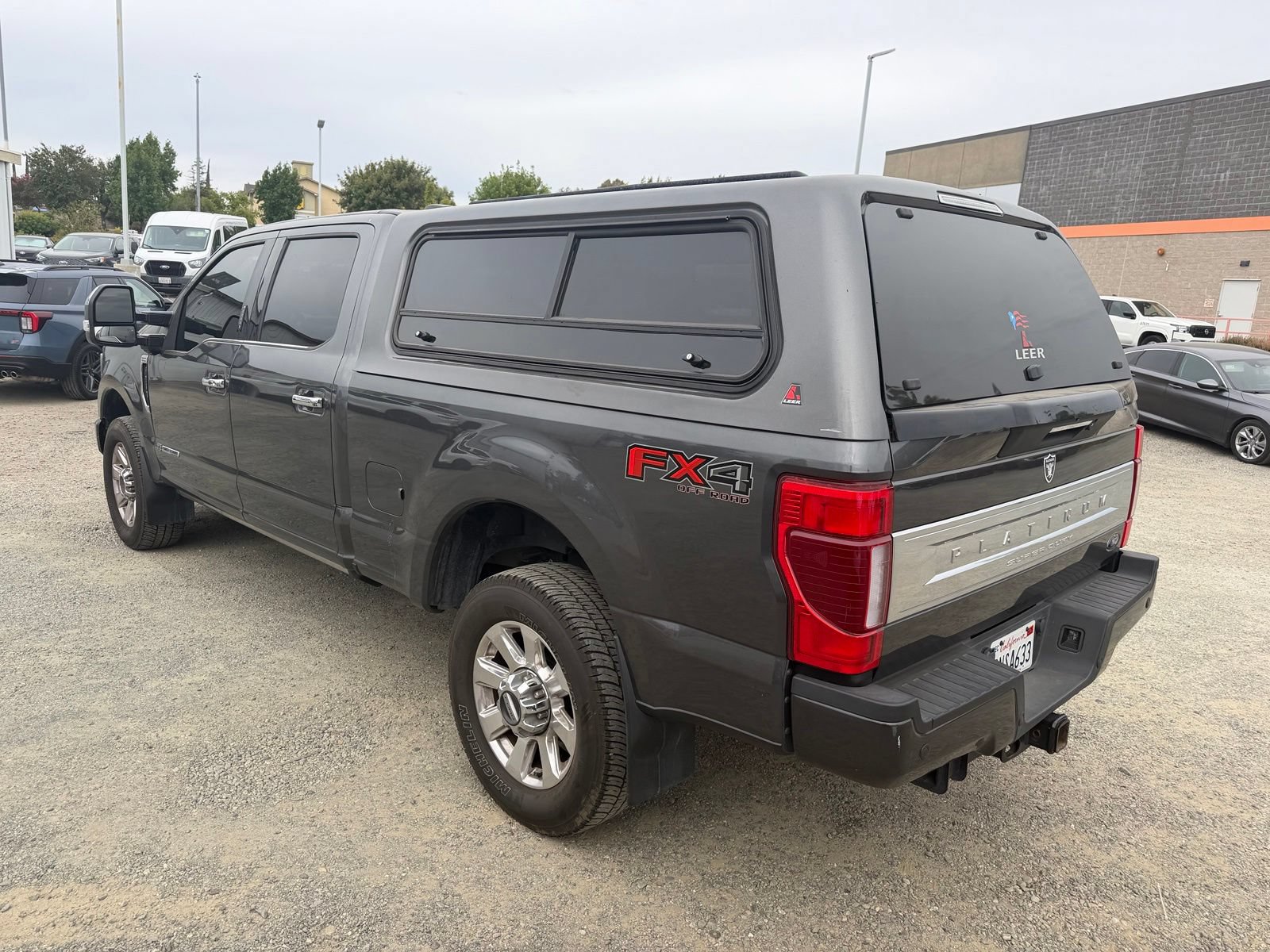 Certified 2020 Ford F250 Platinum w/ FX4 Off-Road Package AWD/4WD image 3