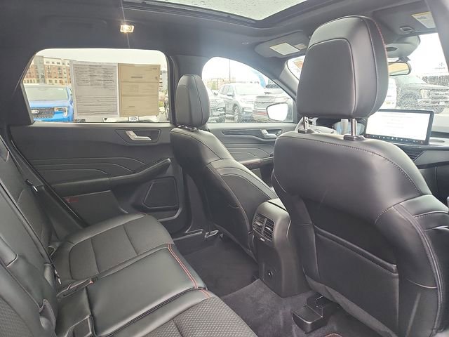 Certified 2023 Ford Escape ST-Line w/ Tech Pack #1 image 28