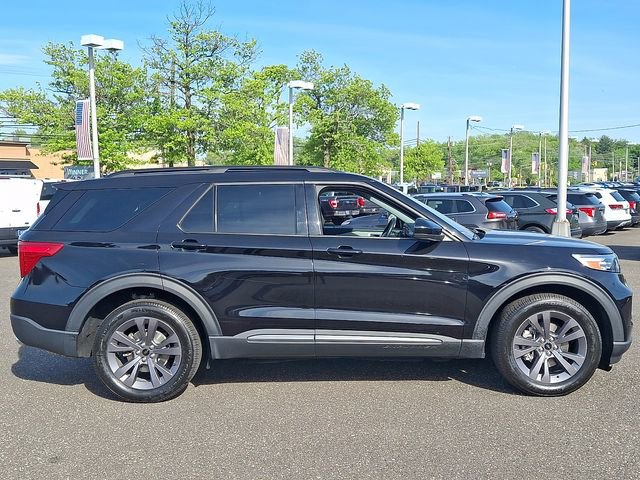 Certified 2023 Ford Explorer XLT w/ Equipment Group 202A AWD/4WD image 7