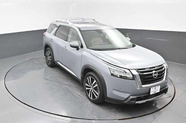 Used 2024 Nissan Pathfinder Platinum AWD/4WD image 22