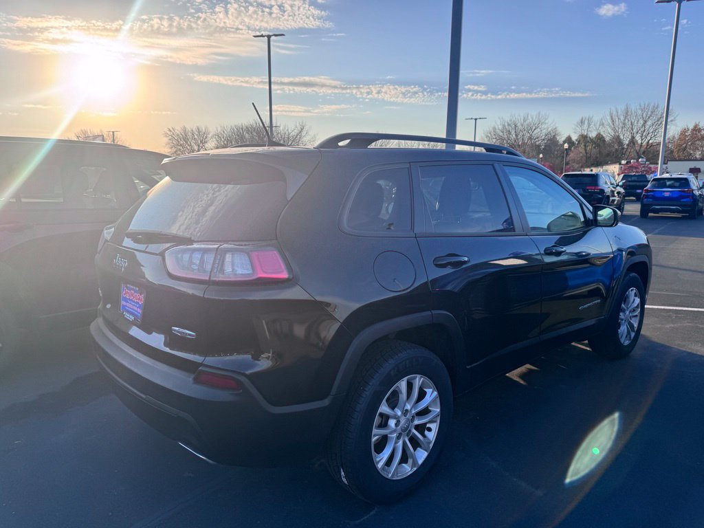 Used 2022 Jeep Cherokee Latitude Lux AWD/4WD image 3