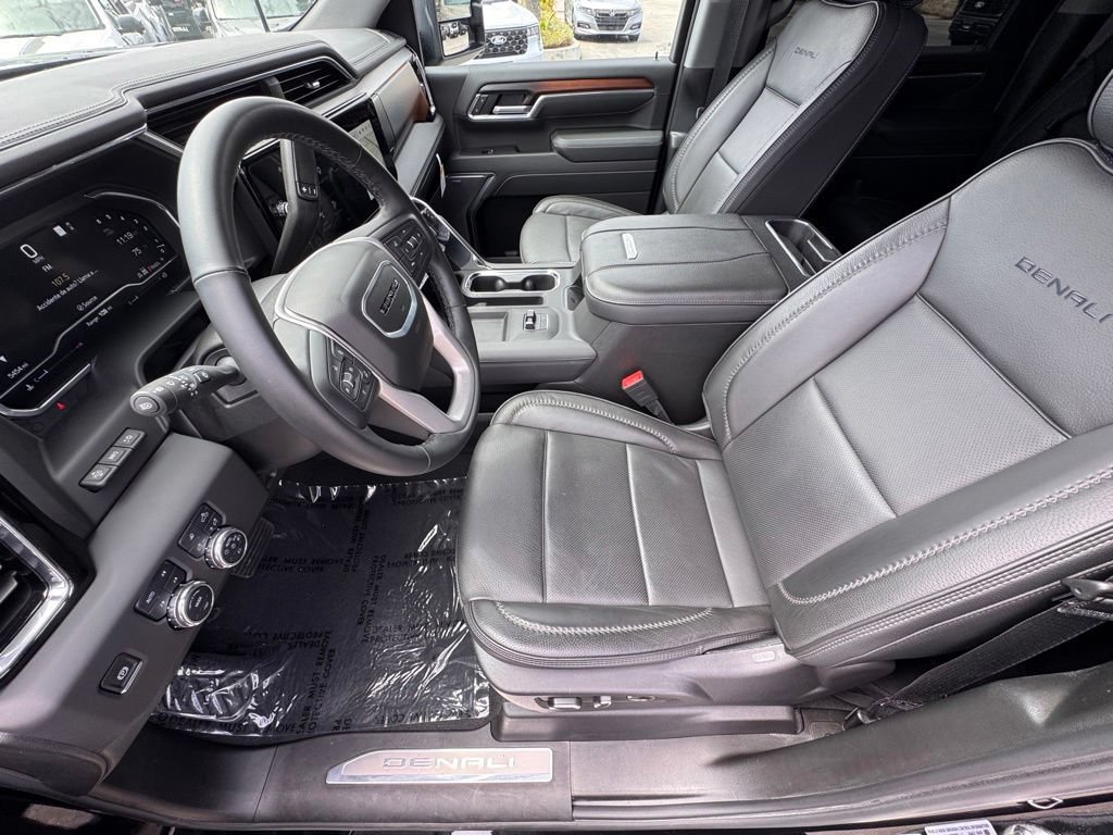Used 2025 GMC Sierra 3500 Denali w/ Denali Reserve Package AWD/4WD image 17