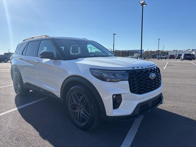 Certified 2025 Ford Explorer ST image 6