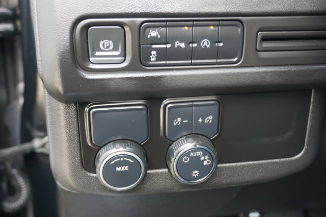Used 2023 Chevrolet Suburban RST RWD image 22