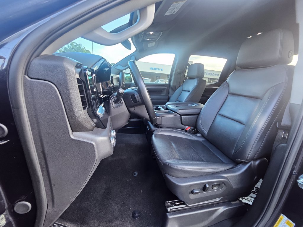 Used 2025 GMC Sierra 1500 SLT RWD image 4
