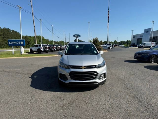 Used 2021 Chevrolet Trax LS FWD image 2