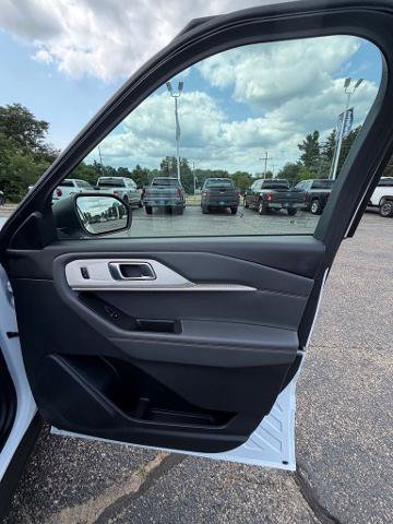 Certified 2025 Ford Explorer Active AWD/4WD image 18
