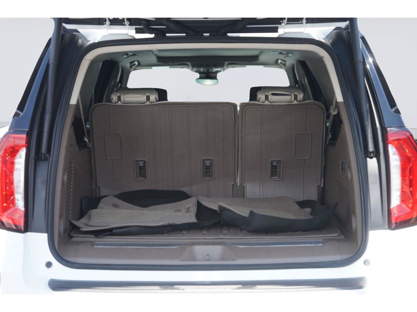 Used 2024 GMC Yukon XL Denali w/ Denali Reserve Package RWD image 35