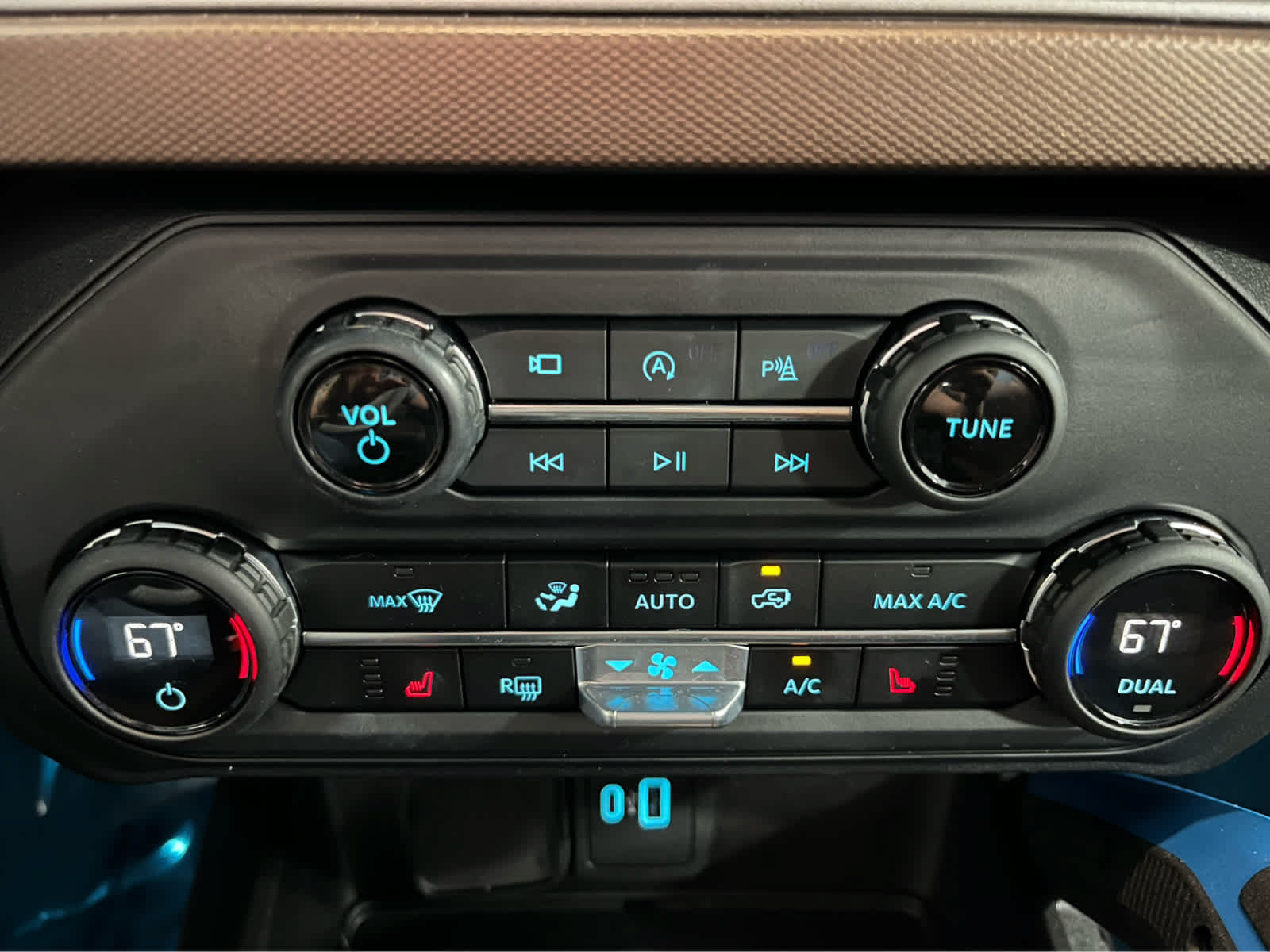 Certified 2023 Ford Bronco Outer Banks w/ Sasquatch Package AWD/4WD image 34