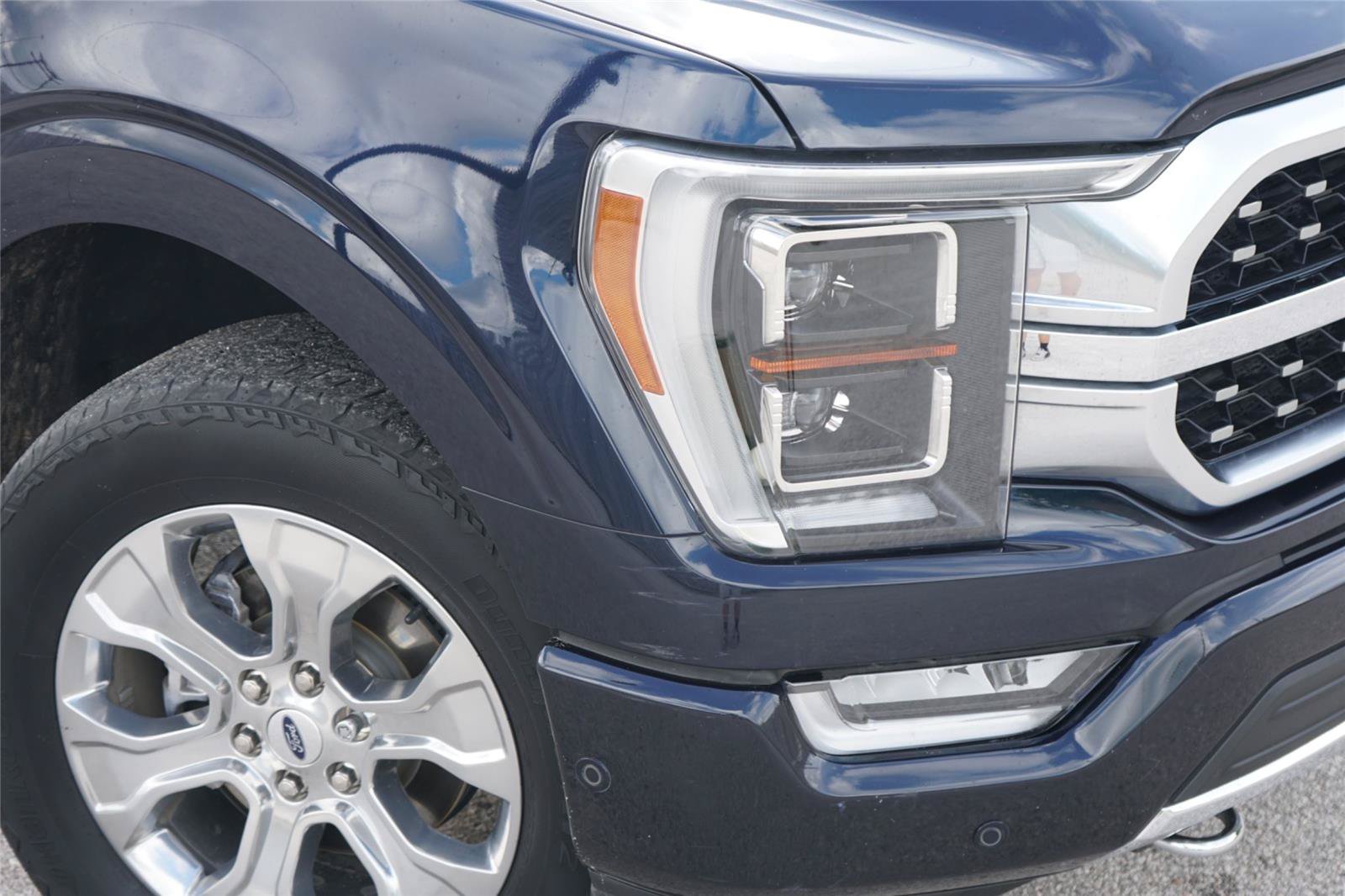 Certified 2022 Ford F150 Platinum w/ Equipment Group 701A High AWD/4WD image 3