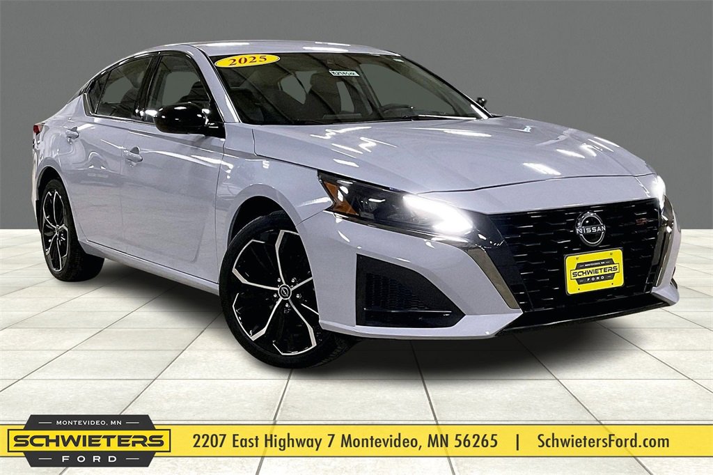 Used 2025 Nissan Altima 2.5 SR image 1