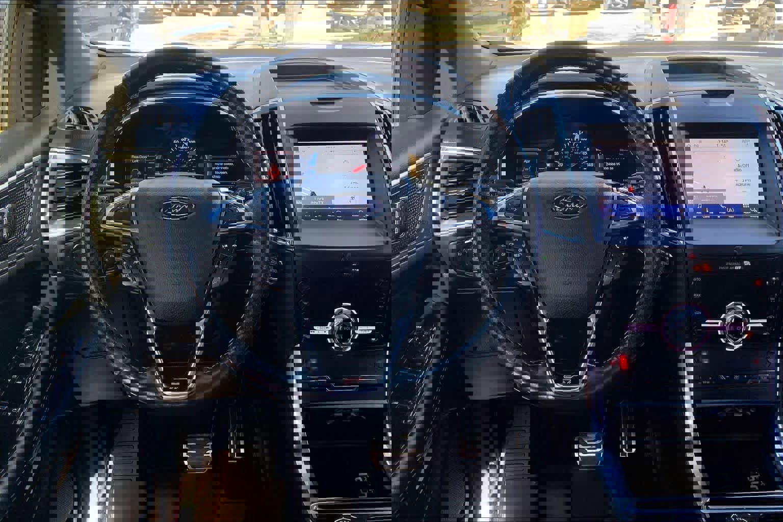 Certified 2020 Ford Edge ST w/ Cold Weather Package image 7