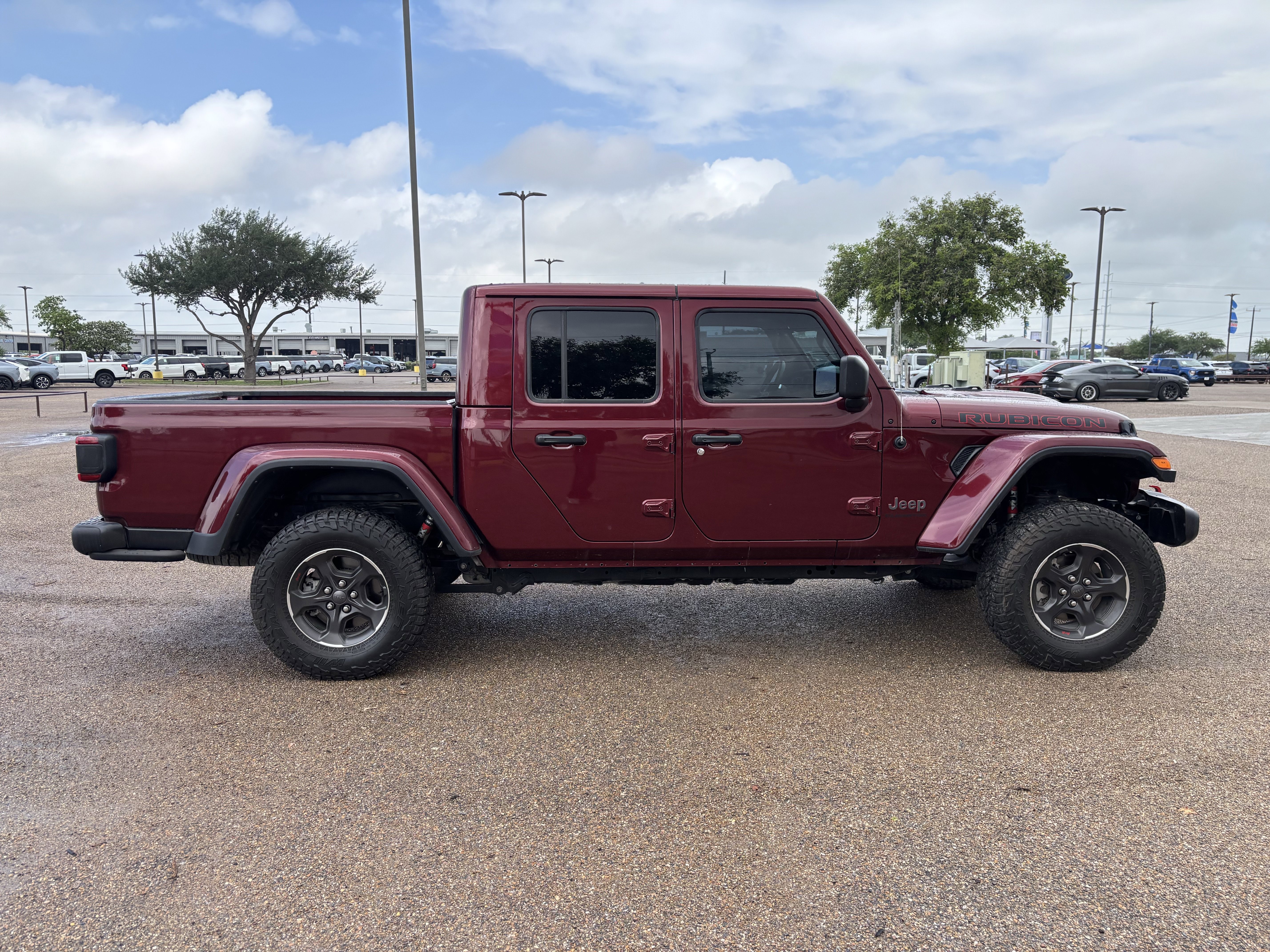 Used 2022 Jeep Gladiator Rubicon w/ LED Lighting Group AWD/4WD image 4