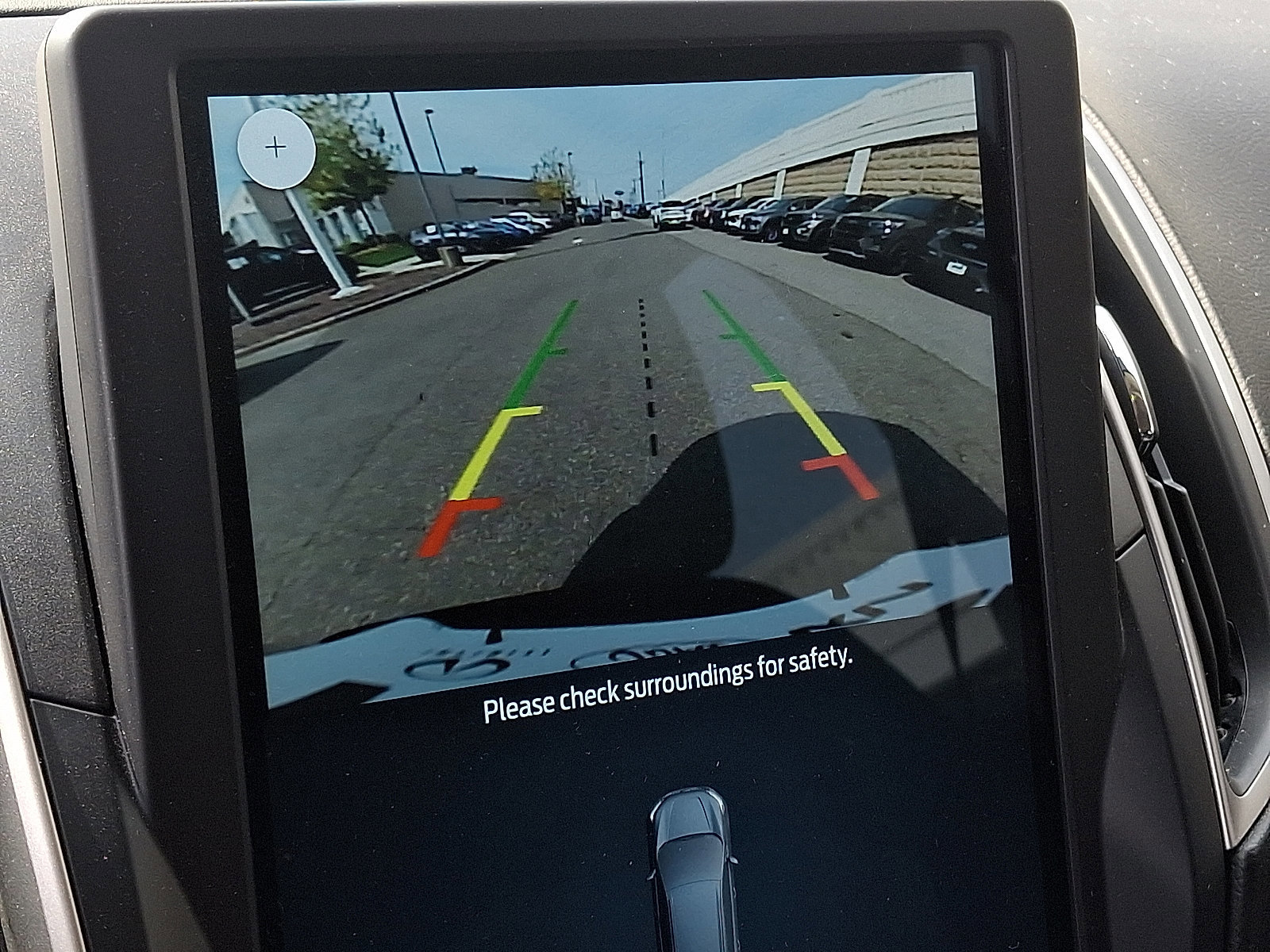 Certified 2022 Ford Edge SE w/ Black Appearance Package image 17