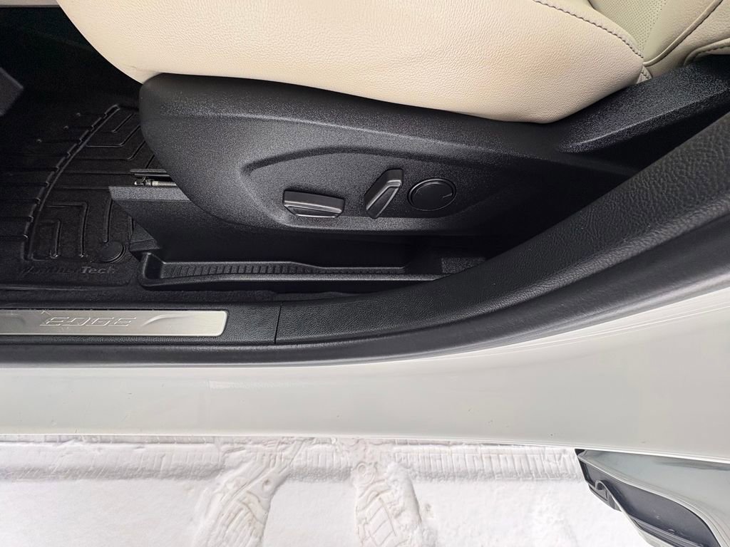 Certified 2022 Ford Edge Titanium w/ Equipment Group 301A image 11