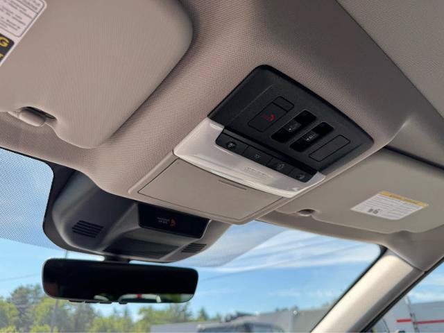 Used 2022 Nissan Rogue Platinum w/ Head-Up Display Package AWD/4WD image 23