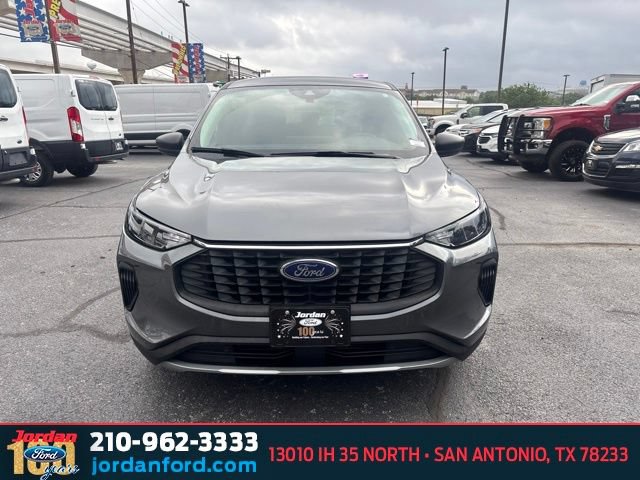 Certified 2023 Ford Escape Active w/ Tech Pack #1 FWD image 2
