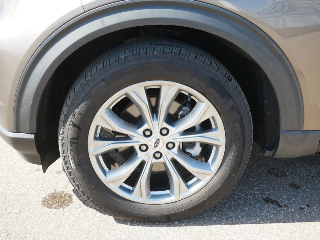 Certified 2021 Ford Explorer Limited w/ Equipment Group 301A AWD/4WD image 9