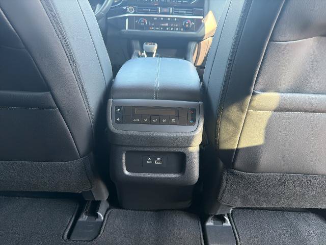 Used 2024 Nissan Pathfinder SL FWD image 24
