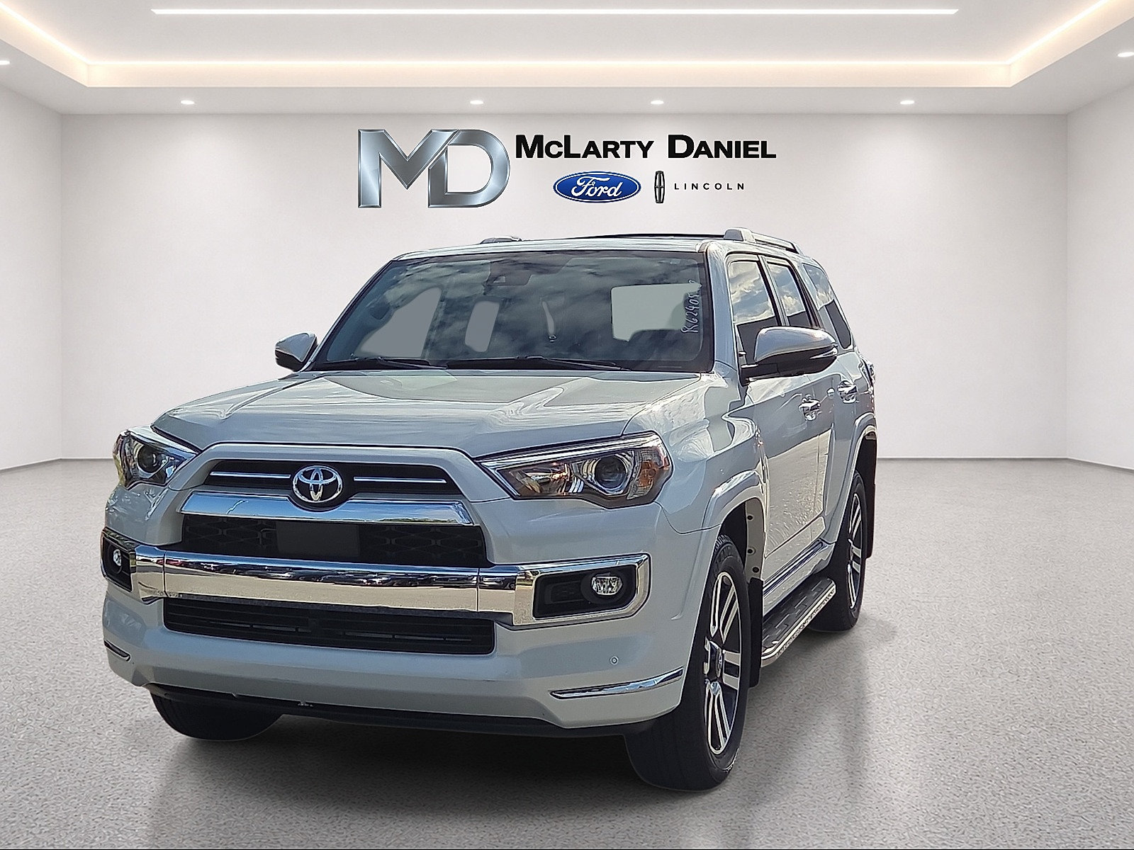 Used 2024 Toyota 4Runner Limited AWD/4WD image 2