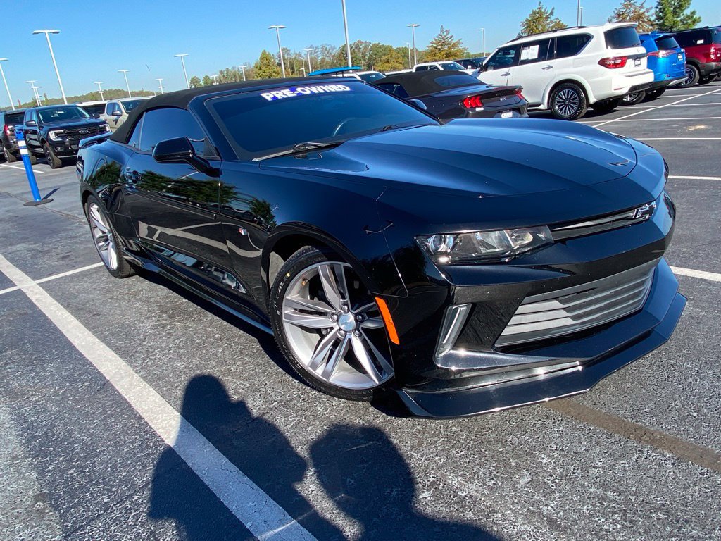 Used 2017 Chevrolet Camaro LT w/ Technology Package RWD image 30