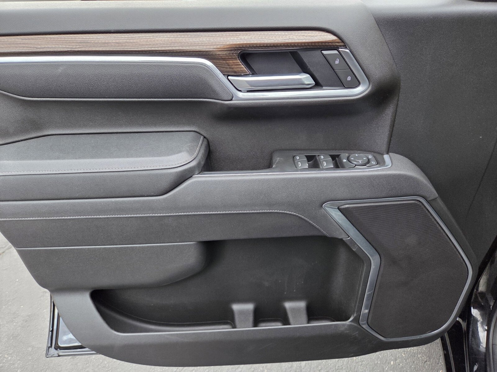 Used 2025 Chevrolet Silverado 1500 LT w/ Max Trailering Package image 17