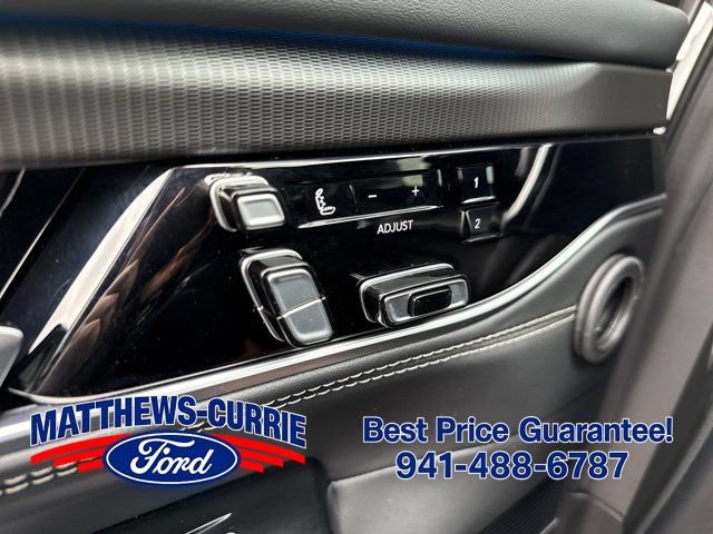 Used 2025 Jeep Grand Wagoneer L Series II Obsidian w/ Quick Order Packagew 28T AWD/4WD image 28