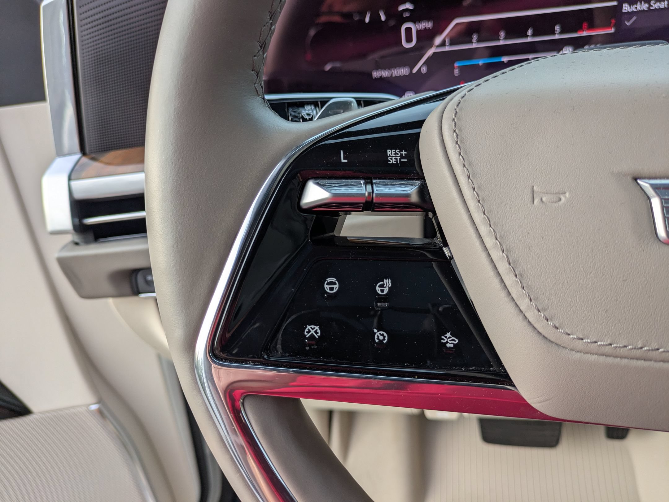 Used 2025 Cadillac Escalade ESV Sport Platinum AWD/4WD image 18