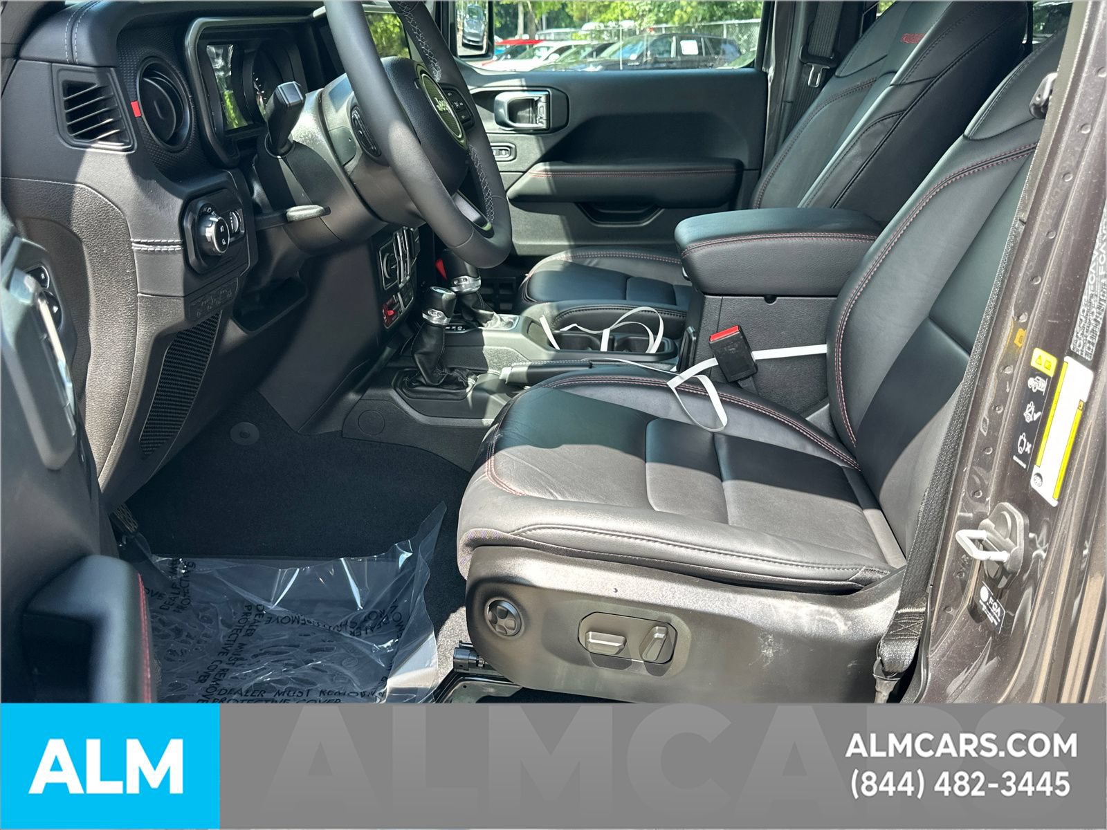 Used 2025 Jeep Gladiator Rubicon AWD/4WD image 10
