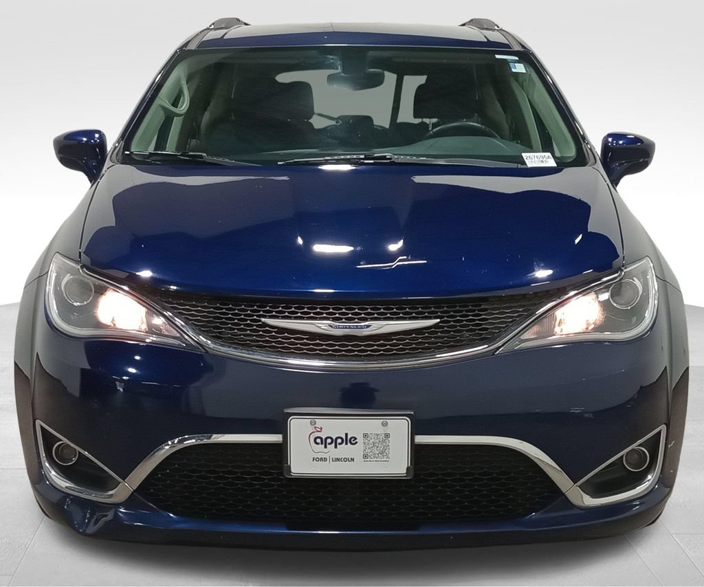 Used 2019 Chrysler Pacifica Touring Plus w/ Tire & Wheel Group FWD image 11