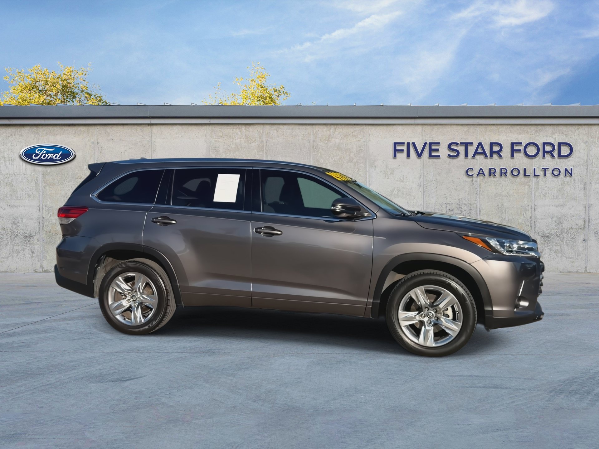 Used 2019 Toyota Highlander Limited FWD image 9