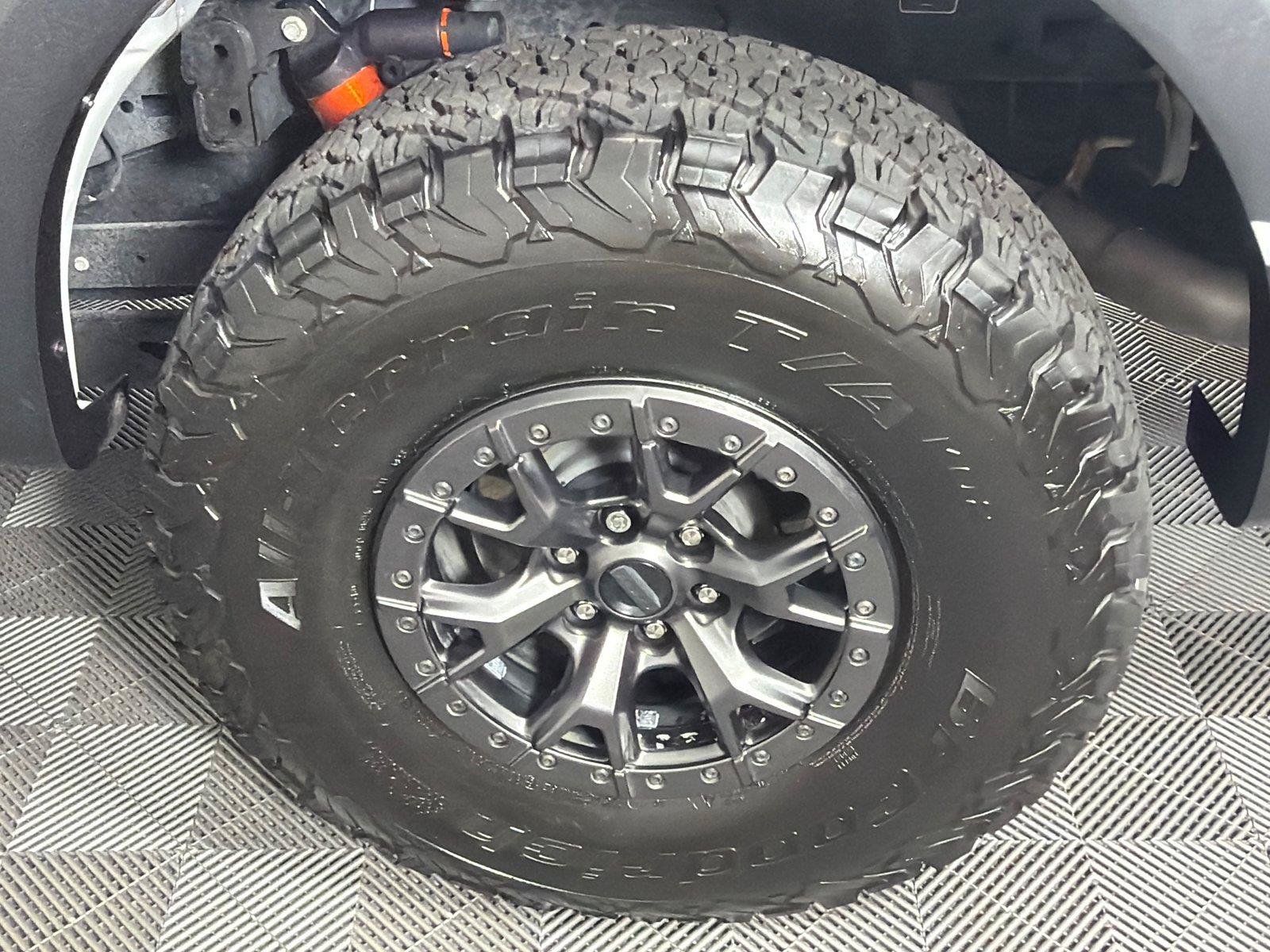 Certified 2023 Ford F150 Raptor w/ Raptor 37 Performance Package AWD/4WD image 19
