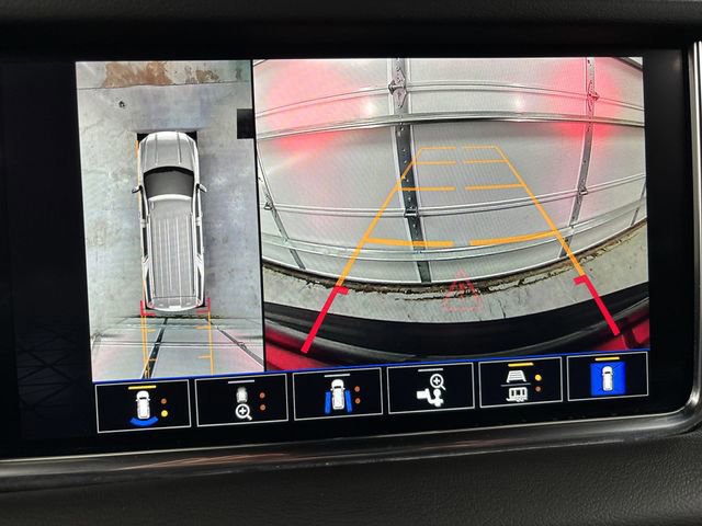 Used 2022 GMC Yukon Denali w/ Max Trailering Package image 9