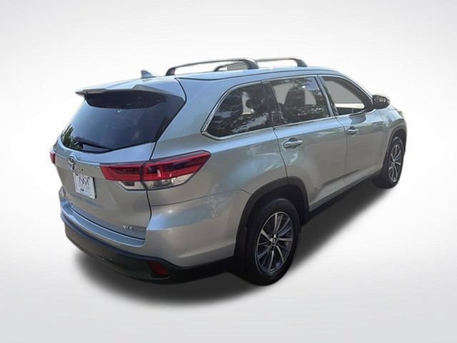 Used 2019 Toyota Highlander XLE AWD/4WD image 10