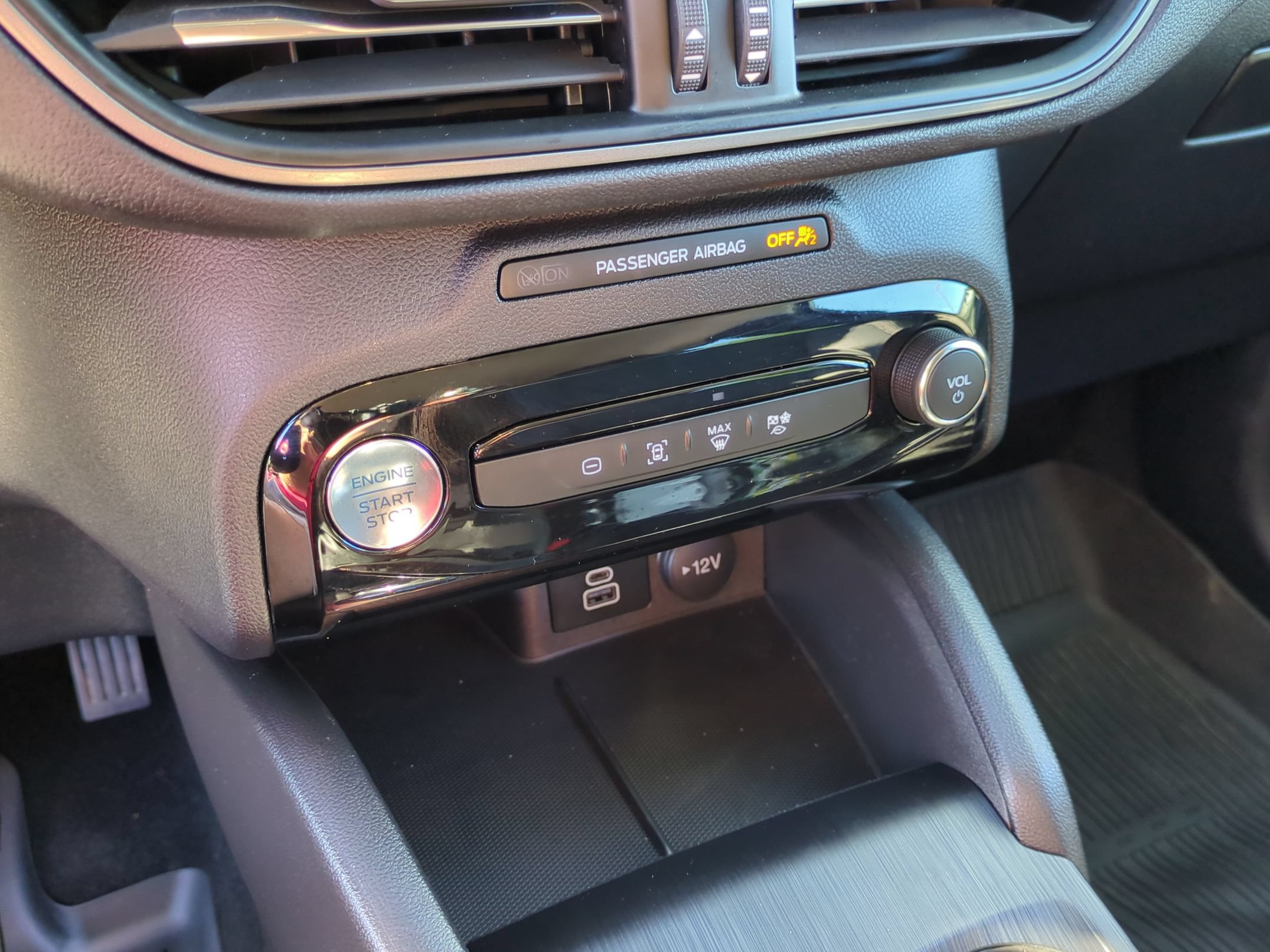 Certified 2025 Ford Escape SE FWD image 27