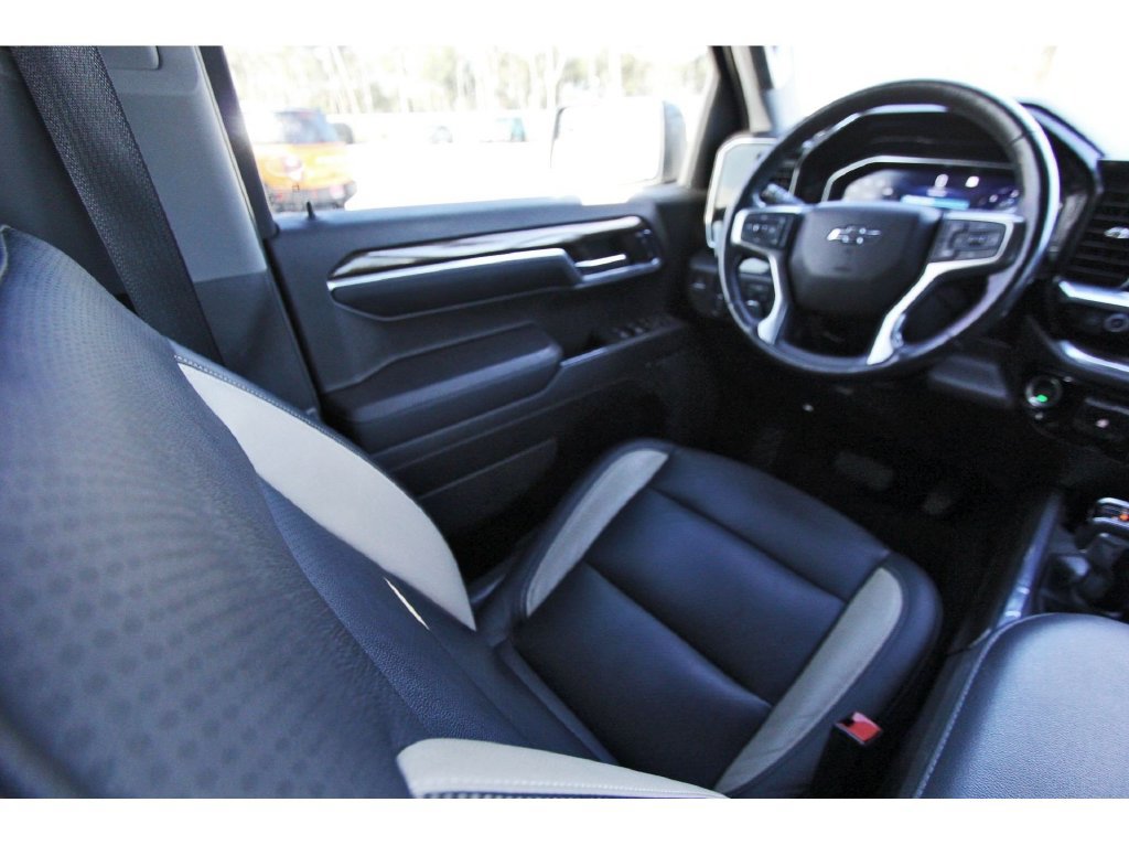 Used 2023 Chevrolet Silverado 1500 LT Trail Boss w/ Protection Package AWD/4WD image 11
